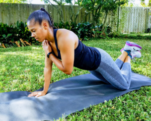 Knee Plank Shoulder Taps - Full Body Beginner Workout