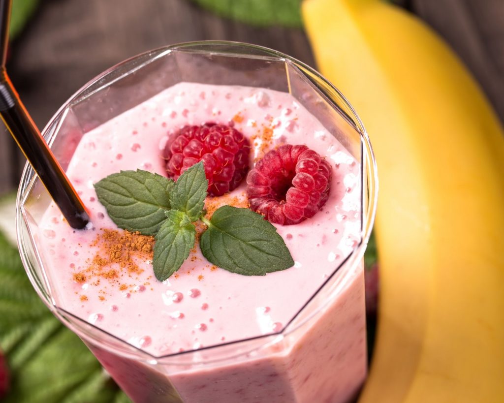 Yummy Frozen Banana Raspberry Smoothie Without Yogurt