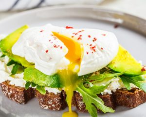 healthy post workout snacks - eggs and avocado toast